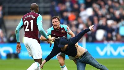 “The atmosphere was horrible” – Mark Noble has had his say on the West Ham pitch invasion