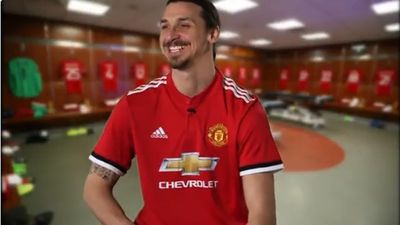 Manchester United trolled for odd timing of Zlatan Ibrahimovic tweet