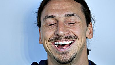 Zlatan Ibrahimovic takes out full-page advert in the LA Times ahead of announcement