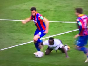 Football fans can’t believe how Sadio Mane escaped a sending off against Crystal Palace