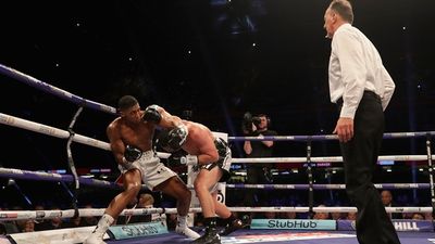 Rival’s promoter not happy with Anthony Joshua’s gamesmanship in round nine