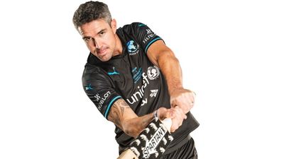 Kevin Pietersen joins Soccer Aid World XI