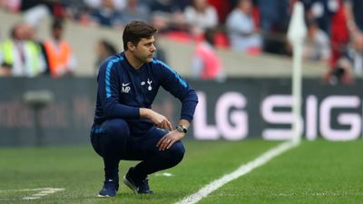 Former Spurs winger criticises Mauricio Pochettino’s tactics against Man United