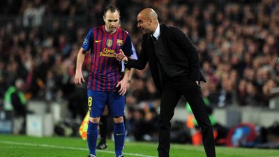 Pep Guardiola trying to convince Andres Iniesta to choose Manchester City over move to China