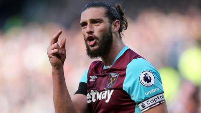 David Moyes reveals that he’s fined Andy Carroll