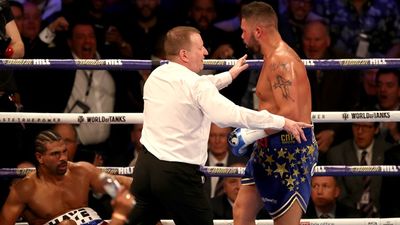 Tony Bellew reveals what he told the referee at the end of round three