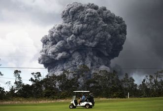 Even volcanic eruptions can’t stop Hawaiian golfers from enjoying a round