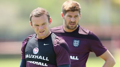 Steven Gerrard has offered Wayne Rooney some advice on his playing future