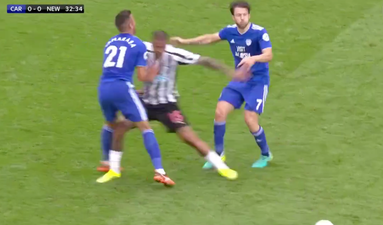 Newcastle’s Kenedy escapes a red card for blatant kick at Víctor Camarasa