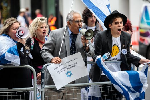 LONDON, ENGLAND - SEPTEMBER 04: Protesters demonstrate outside a meeting of the National Executive of Britain's Labour Party on September 4, 2018 in London, England. Labour's NEC meet today to vote on whether to adopt the full International Holocaust Remembrance Alliance (IHRA) definition of anti-semitism. (Photo by Jack Taylor/Getty Images)