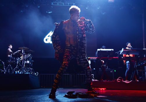 WANTAGH, NY - AUGUST 19: Machine Gun Kelly performs onstage during Day 2 of Billboard Hot 100 Festival 2018 at Northwell Health at Jones Beach Theater on August 19, 2018 in Wantagh, New York. (Photo by Theo Wargo/Getty Images for Billboard)