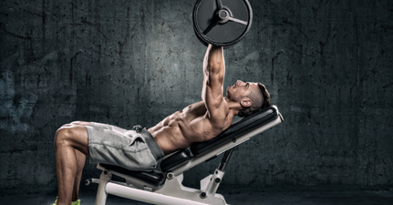 Bench press or dumbbell press: which is better for you?