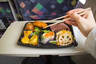 A handy guide to eating on public transport