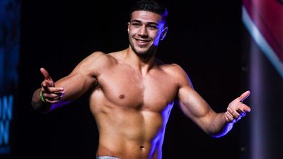 Tommy Fury is in frankly outrageous shape for his professional debut