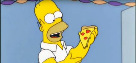 The amount of pizza in a 18″ pizza compared to two 12″ pizzas is freaking people out