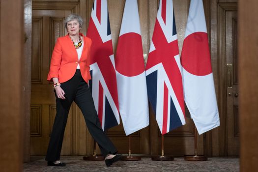 LONDON, ENGLAND - JANUARY 10: British Prime Minister Theresa May arrives to hold a press conference with Japanese Prime Minister Shinzo Abe (L) after bilateral talks at 10 Downing Street on January 10, 2019 in London, England. The leader of Japan is visiting to strengthen ties with the United Kingdom before Brexit in March and to forge collaborations on technology and innovation between counties. (Photo by Stefan Rousseau - WPA Pool/Getty Images) Brexit