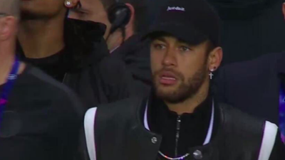 Neymar tears into officials with foul-mouthed rant after late Manchester United penalty