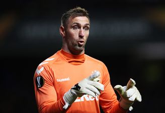 Rangers’ Allan McGregor sent off for ridiculous kick