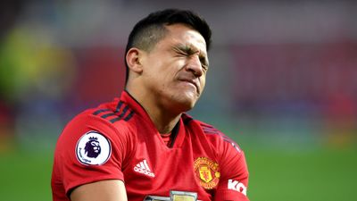 Alexis Sánchez apologises for disappointing season with Manchester United