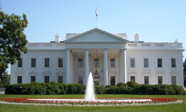 Man dies after setting himself on fire outside White House