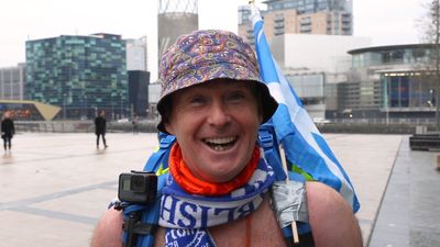 Speedo Mick: Walking Britain in his swimming trunks for charity