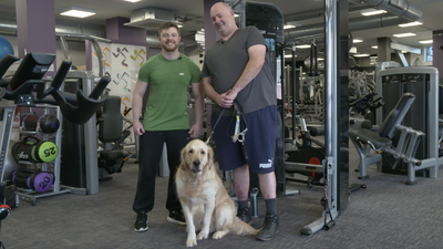 Blindness, confidence and pumping iron