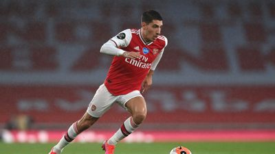 PSG launch bid for Arsenal’s Hector Bellerin