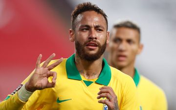 Neymar dedicates celebration to Ronaldo after landmark goal