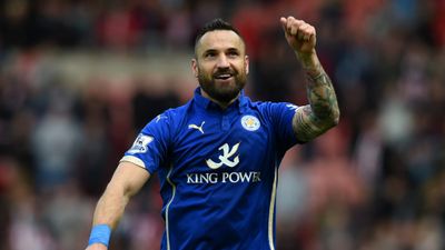 Former Leicester defender tipped to turn to cage fighting after retiring from football