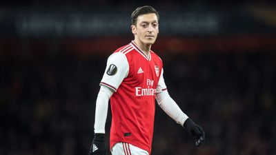 Paul Merson says Mesut Özil ‘has to play’ against Tottenham