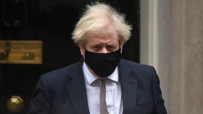 Backbench Tories tell Boris Johnson to end lockdowns or face leadership bid