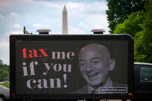 Jeff Bezos retires