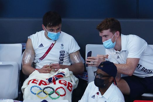 Tom Daley has finished his Team GB cardigan