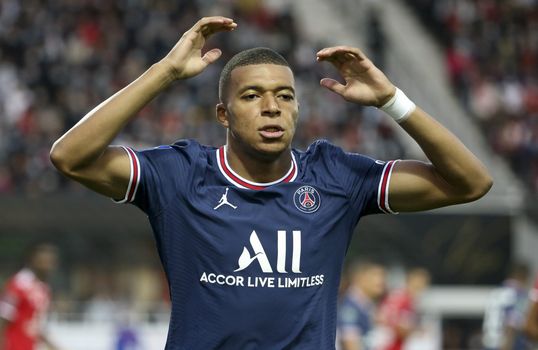 Real Madrid give PSG ultimatum over Mbappe