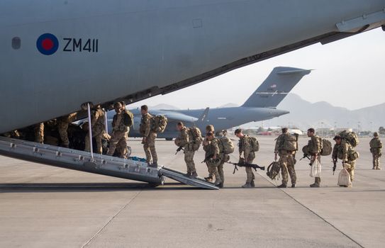 Last UK troops leave Kabul