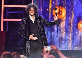 ‘You had the cure and wouldn’t take it’ Howard Stern says to anti-vaxxers