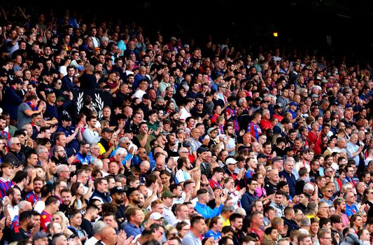 Premier League to urge fans to stay away unless double-jabbed