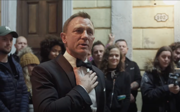 Daniel Craig says goodbye to James Bond in emotional farewell speech