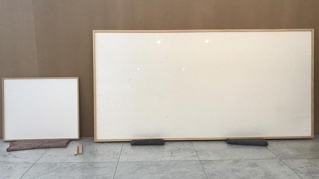 Artist returns two blank canvasses after taking €84,000 to use in the pieces