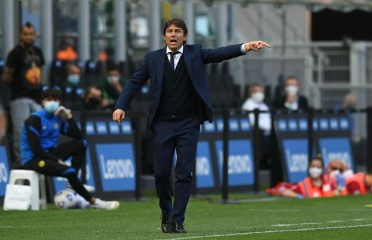 Antonio Conte announced as Spurs manager