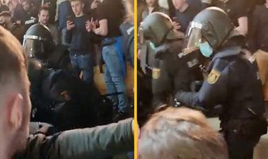 Man United fans manhandled by Spanish police in away end at Villarreal