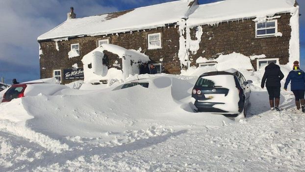 Punters snowed in with Oasis tribute band