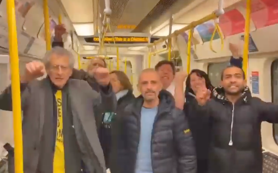 Anti-mask song on London train