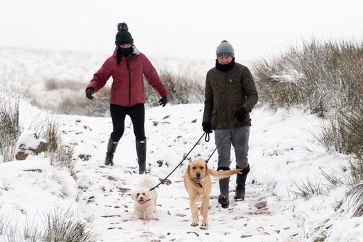 UK issued with more snowy and icy weather