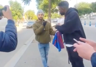 Samuel Umtiti confronts Barcelona fans after they try to block his car on road