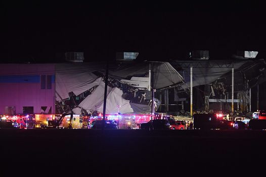 Amazon workers trapped after tornadoes