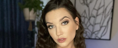 World’s tallest female pornstar explains why she prefers shorter men