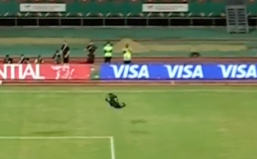 Burkina Faso goalkeeper celebrates penalty shoot-out win with multiple backflips