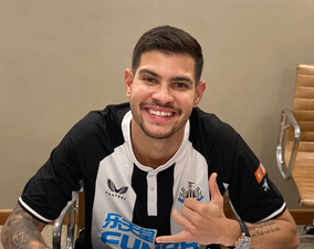 Bruno Guimarães trolls Arsenal with Newcastle announcement video