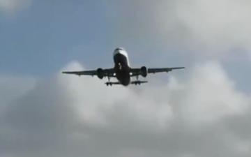 Terrifying moment plane is forced to abort landing at Heathrow Airport during Storm Eunice